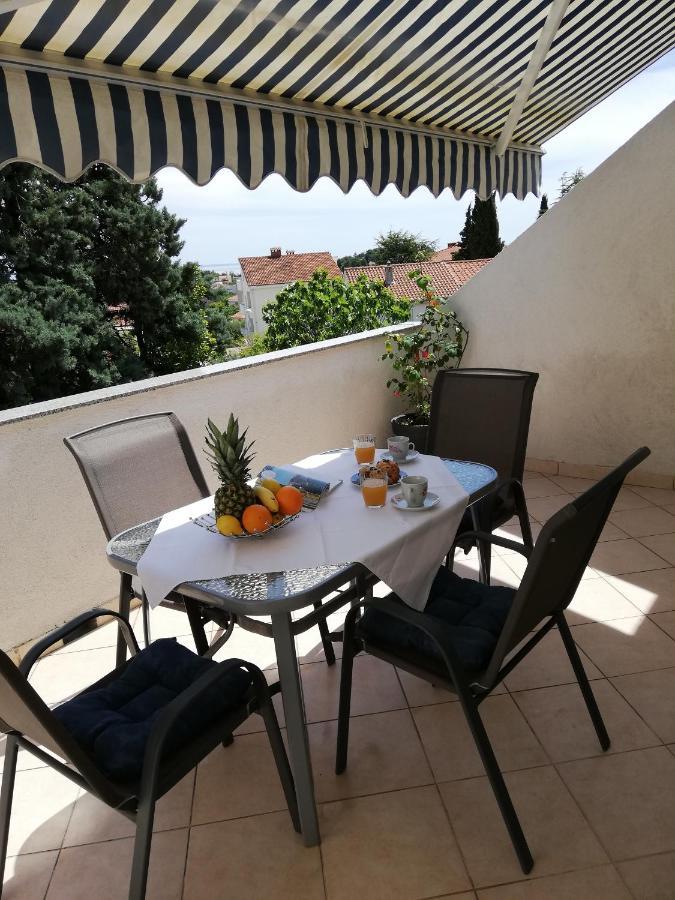 Apartment Marija Krk Town Exteriör bild