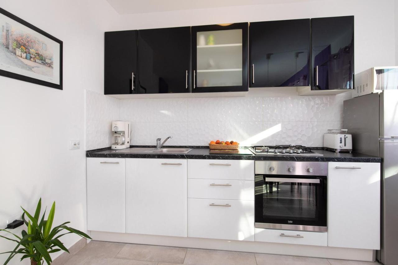 Apartment Marija Krk Town Exteriör bild